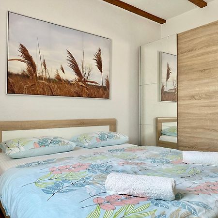Apartments Dugonjic Умаг Экстерьер фото